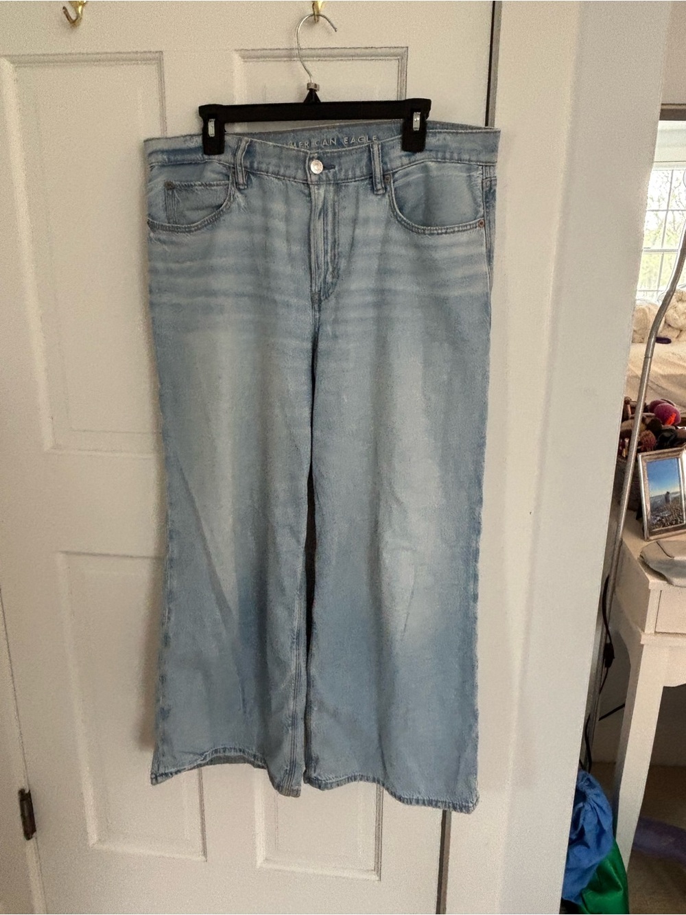 American Eagle Outfitters Light Wash Blue Wide-Leg Jeans